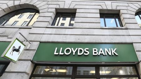 © Reuters. The signage is seen at a branch of Lloyds bank in central London