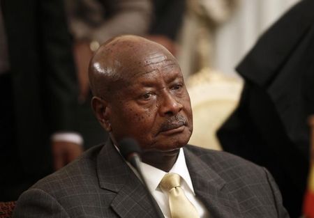© Reuters. الرئيس الأوغندي يقيل رئيس الوزراء وحليفه السابق