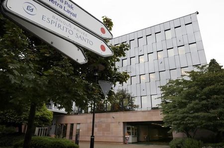 © Reuters. Swiss headquarters of Banque Privee Espirito Santo SA are pictured in Pully near Lausanne