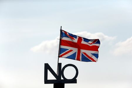 © Reuters. Escocia se queda en Reino Unido, pero siguen afrontando un cambio
