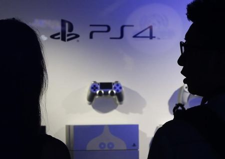© Reuters.  Sony confía en que PlayStation compense las pérdidas en 'smartphones'