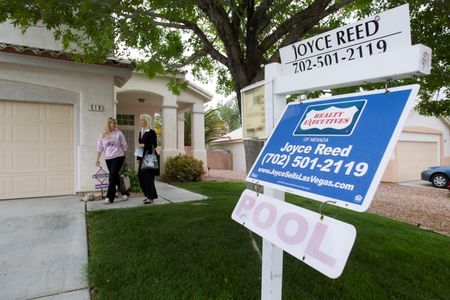 © Reuters. An existing home for sale is seen in Henderson, Nevada