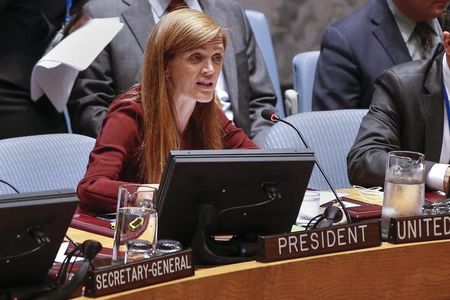 © Reuters. U.S. Ambassador to the U.N. Samantha Power speaks to members of the Security Council during a meeting on the Ebola crisis in New York