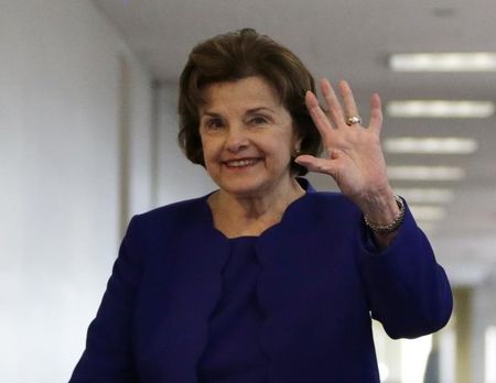 © Reuters. Senate Intelligence Committee chair Feinstein walks into closed hearing in Washington in this file photo