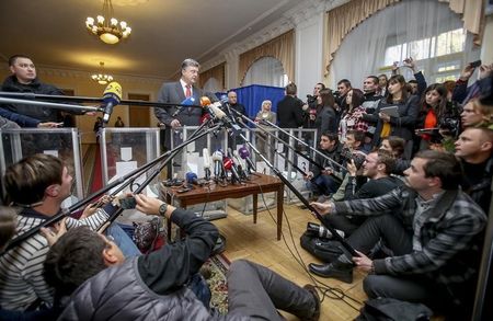 © Reuters. رئيس اوكرانيا يشيد بالدعم لخطة السلام والنهج المؤيد للغرب
