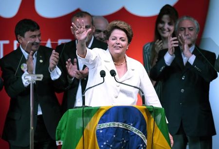 © Reuters. رئيسة البرازيل تتعهد بالاصلاح السياسي في فترة رئاستها الثانية