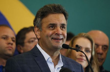 © Reuters. Candidato do PSDB à Presidência, Aécio Neves, derrotado na eleição