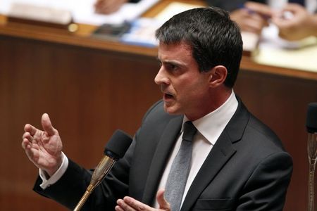 © Reuters. French Prime Minister Valls speaks during the questions to the government session at the National Assembly in Paris