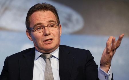 © Reuters. Mackenzie, CEO of BHP Billiton Ltd, speaks at the annual IHS CERAWeek conference in Houston