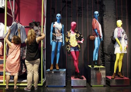 © Reuters. Customers shop at a Primark store on Oxford Street in London