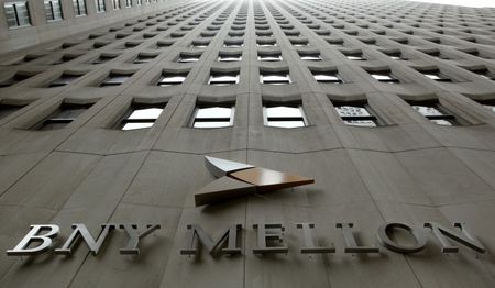 © Reuters. Un juez rechaza que los acreedores saquen fondos argentinos de BNY Mellon