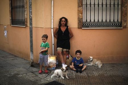 © Reuters. Uno de cada cuatro españoles está en situación de exclusión social, según Cáritas