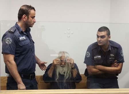 © Reuters. السجن 30 عاما لزعيم طائفة اسرائيلي جمع بين 21 زوجة