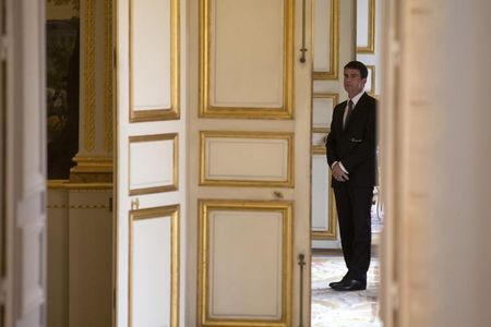 © Reuters. RAMEAU D'OLIVIER DE VALLS AU SÉNAT SUR LA RÉFORME TERRITORIALE