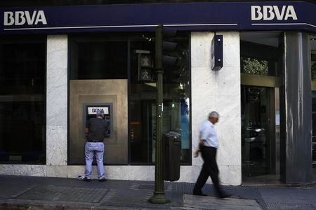 © Reuters. BBVA FAIT MOINS BIEN QUE PRÉVU