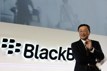 © Reuters. BlackBerry Chief Executive John Chen speaks during the official launch of the Passport smartphone in Toronto