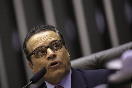 © Reuters. Presidente da Câmara dos Deputados, Henrique Eduardo Alves, durante sessão do Congresso em Brasília