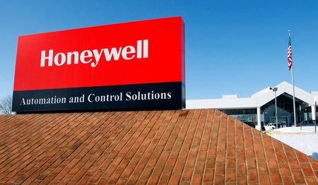 © Reuters. File photo of a corporate sign outside the Honeywell International Automation and Control Solutions manufacturing plant in Golden Valley