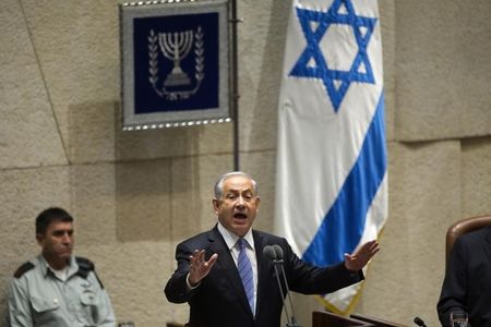 © Reuters. Israel's Prime Minister Netanyahu speaks at the opening of the winter session of the Knesset in Jerusalem