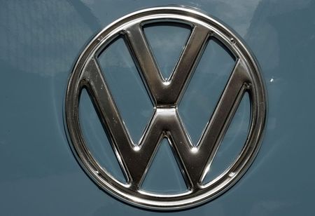 © Reuters. El beneficio trimestral de Volkswagen sube por las ventas de Audi y Porsche