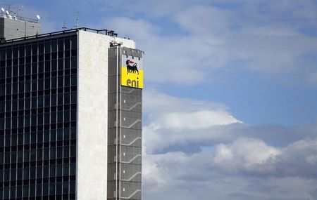 © Reuters. ENI CONFIRME SA PRÉVISION DE PRODUCTION 2014 MALGRÉ UN RALENTISSEMENT AU 3E TRIMESTRE