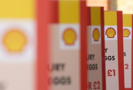 © Reuters. Logos for Shell are seen on a garage forecourt in central London