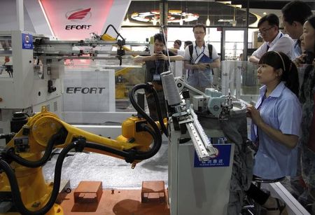 © Reuters. Producción industrial de China cae inesperadamente a mínimo de cinco meses: PMI oficial