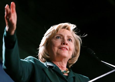 © Reuters. Former U.S. Secretary of State Clinton speaks in support for Senate candidate, Sen. Landrieu during a campaign event in New Orleans, Louisiana