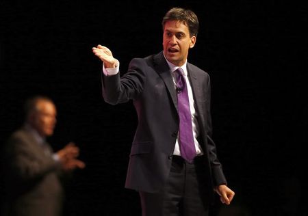 © Reuters. Britain's opposition Labour Party leader Ed Miliband speaks during Labour's annual conference in Manchester