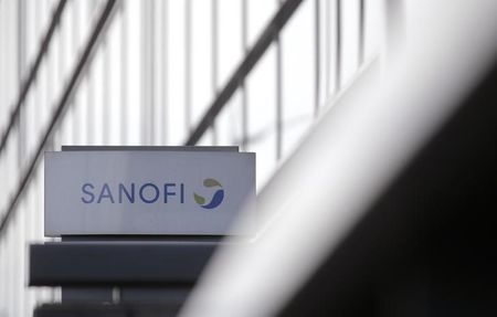 © Reuters. La primera vacuna contra el dengue podría estar lista en 2015, dice Sanofi