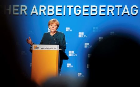 © Reuters. German Chancellor Merkel gives her speech at the annual meeting of the Confederation of German Employers' Association (BDA) in Berlin