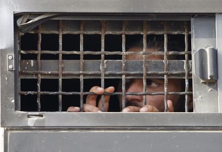 © Reuters. قانون اسرائيلي جديد يقيد الافراج عن سجناء فلسطينيين