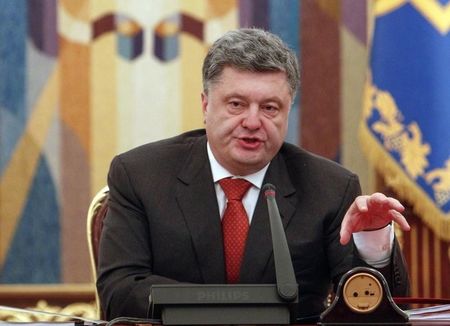 © Reuters. رئيس أوكرانيا يأمر بنشر قوات إضافية لحماية مدن من هجوم محتمل للانفصاليين