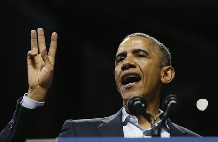 © Reuters. U.S. President Obama talks at a campaign event for Wolf, who is running for Governor of Pennsylvania, in the Liacouras Center at Temple University in Philadelphia