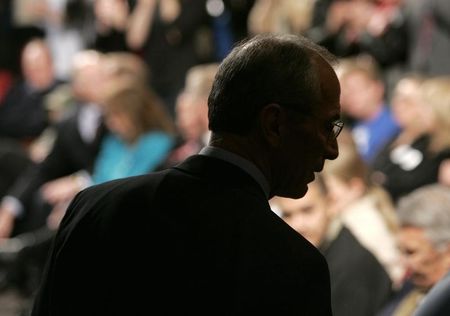 © Reuters. Bob Beauprez, Republican candidate for Colorado governor arrives for a debate with his opponent Democrat Bill Ritter in Denver