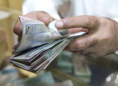© Reuters. فائض ميزانية الكويت 21 مليار دولار في ابريل-يونيو مع تأخر الانفاق