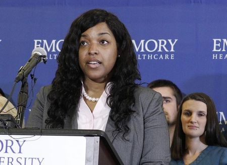 © Reuters. Amber Vinson speaks before her release from Emory University Hospital in Atlanta