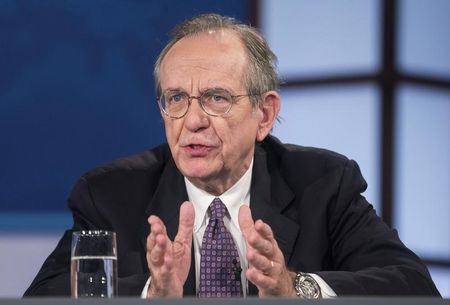 © Reuters. Il ministro dell'Economia Pier Carlo Padoan 