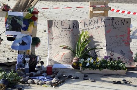 © Reuters. LA GENDARMERIE DIT N'AVOIR RIEN À CACHER SUR LA MORT DE RÉMI FRAISSE