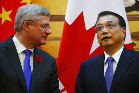 © Reuters. Bancos centrales de China y Canadá acuerdan canje de divisas por 200.000 mln yuanes   