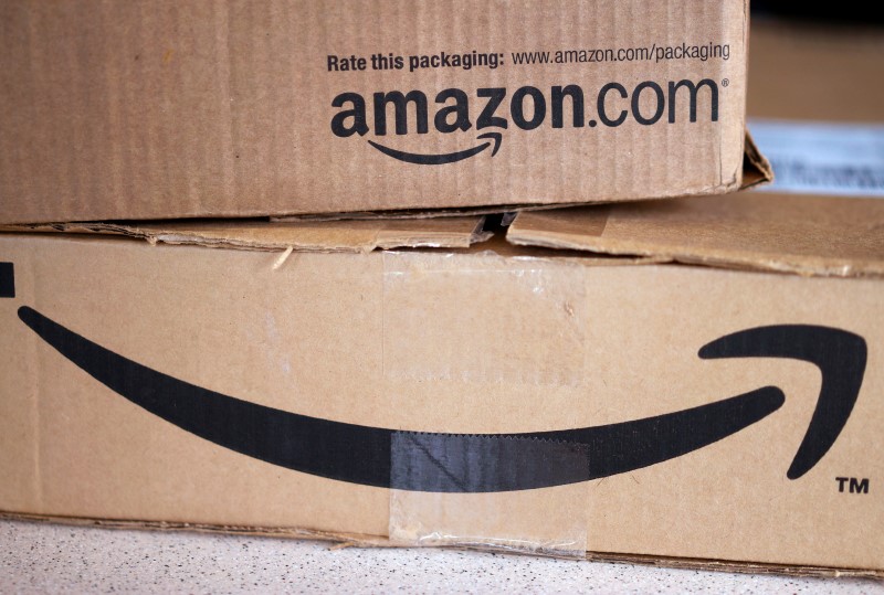 © Reuters. Amazon se lanza a la venta de bienes de consumo habitual en Internet