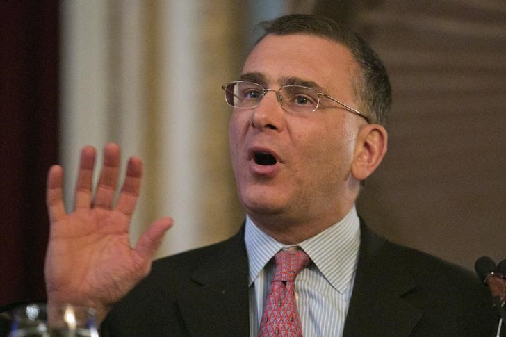 © Reuters. Economist Jonathan Gruber speaks at a conference of the Workers Compensation Research Institute in Boston