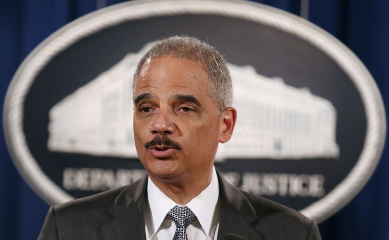 © Reuters. U.S. Attorney General Eric Holder makes a statement about the grand jury decision not to seek an indictment in the Staten Island death of Eric Garner during an arrest in July, in Washington