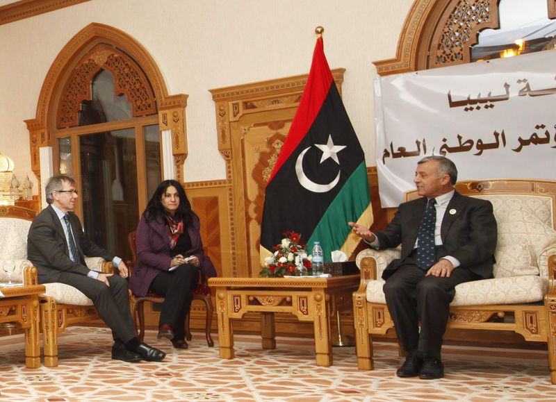 © Reuters. Nouri Abusahmain, the head of Libya's General National Congress meets with Bernardino Leon Special Representative United Nations for Libya in Tripoli