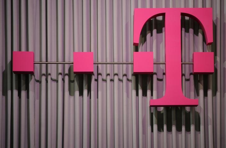 © Reuters. File photo of the logo of German company Deutsche Telekom at the CeBit computer fair in Hanover