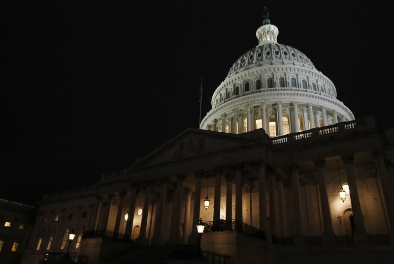 © Reuters. The U.S. Capitol building is seen before U.S. President Barack Obama delivers his State of the Union address in front of the U.S. Congress in Washington