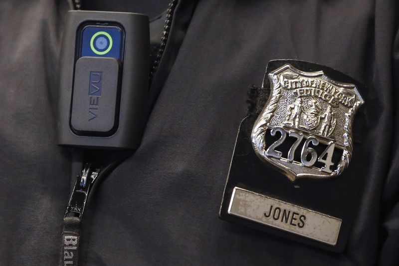 © Reuters. File photo of a police body camera is seen on an officer during a news conference on the pilot program dubbed 'Big Brother' at the NYPD police academy in New York