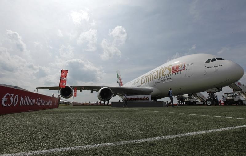 © Reuters. طيران الإمارات تنتقد إيرباص بعد تلميحها بإلغاء مشروع الطائرة A380