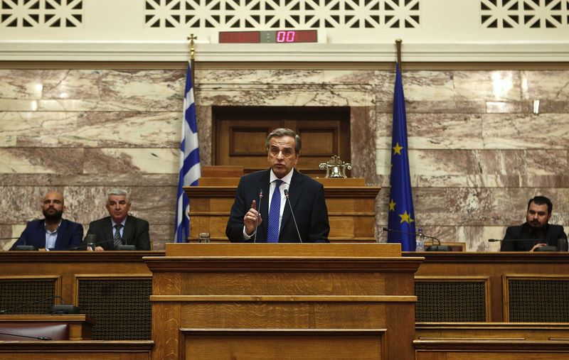 © Reuters. Antonis Samaras oggi in parlamento