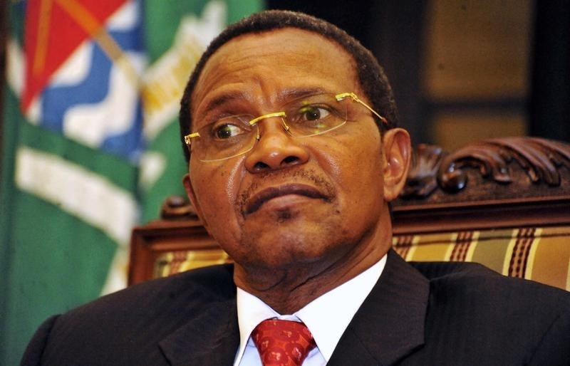 © Reuters. Tanzania's President Kikwete attends an interview during the Reuters Africa Investment Summit in Dar es Salam